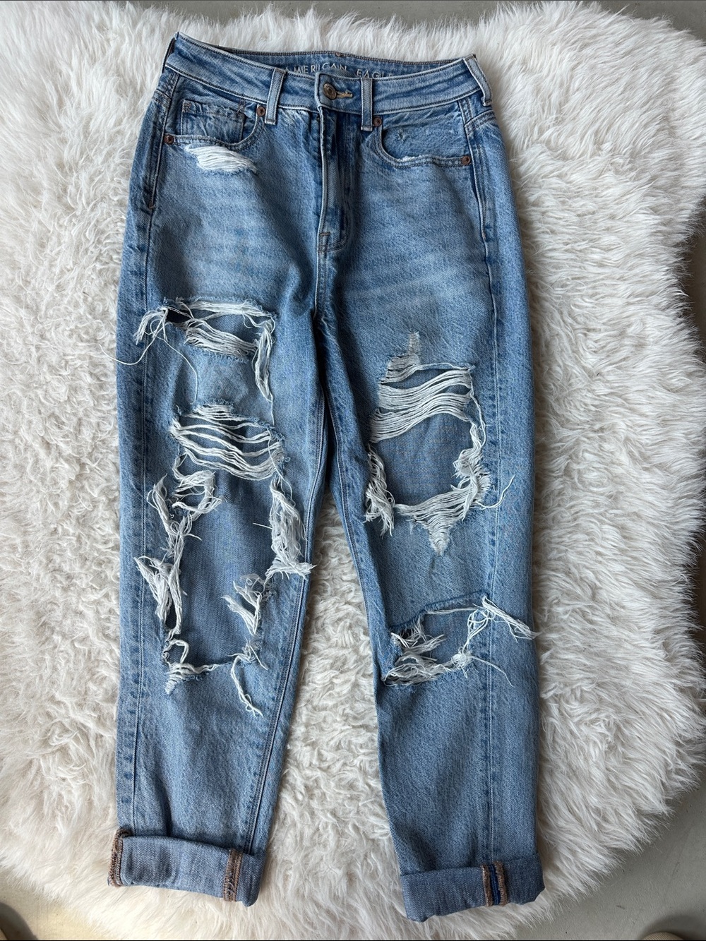 American Eagle Distressed Light Blue Women's Mom Jeans